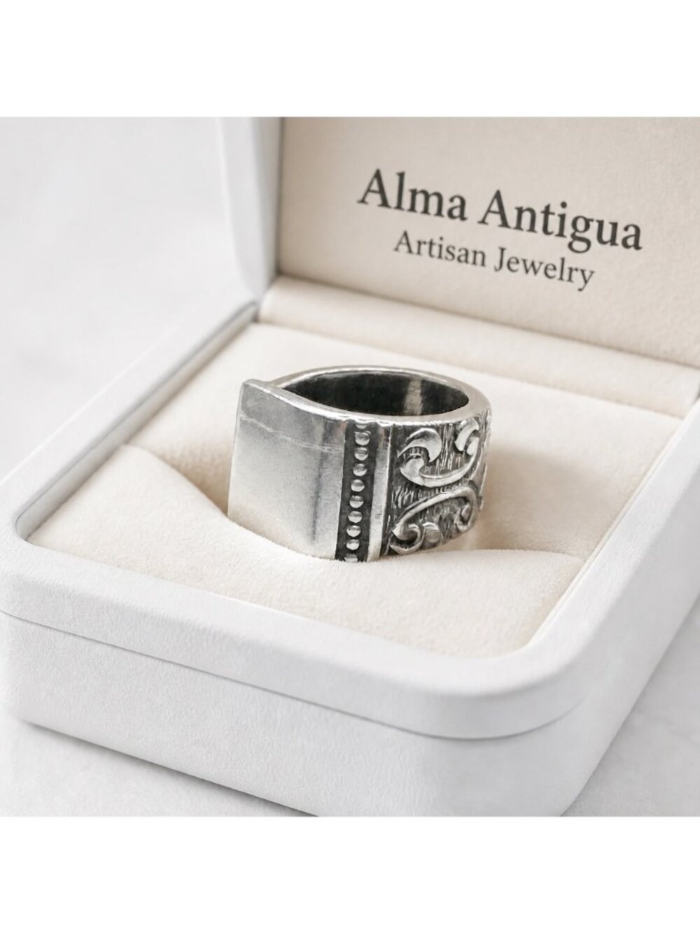 Rogers Casa Vista Spoon Ring – Wide Band Scrollwork, Upcycled Silverware, Size 7